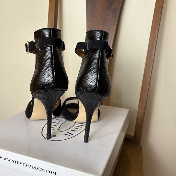 Steve Madden Black Peep-Toe Heels - Picture 4 of 7